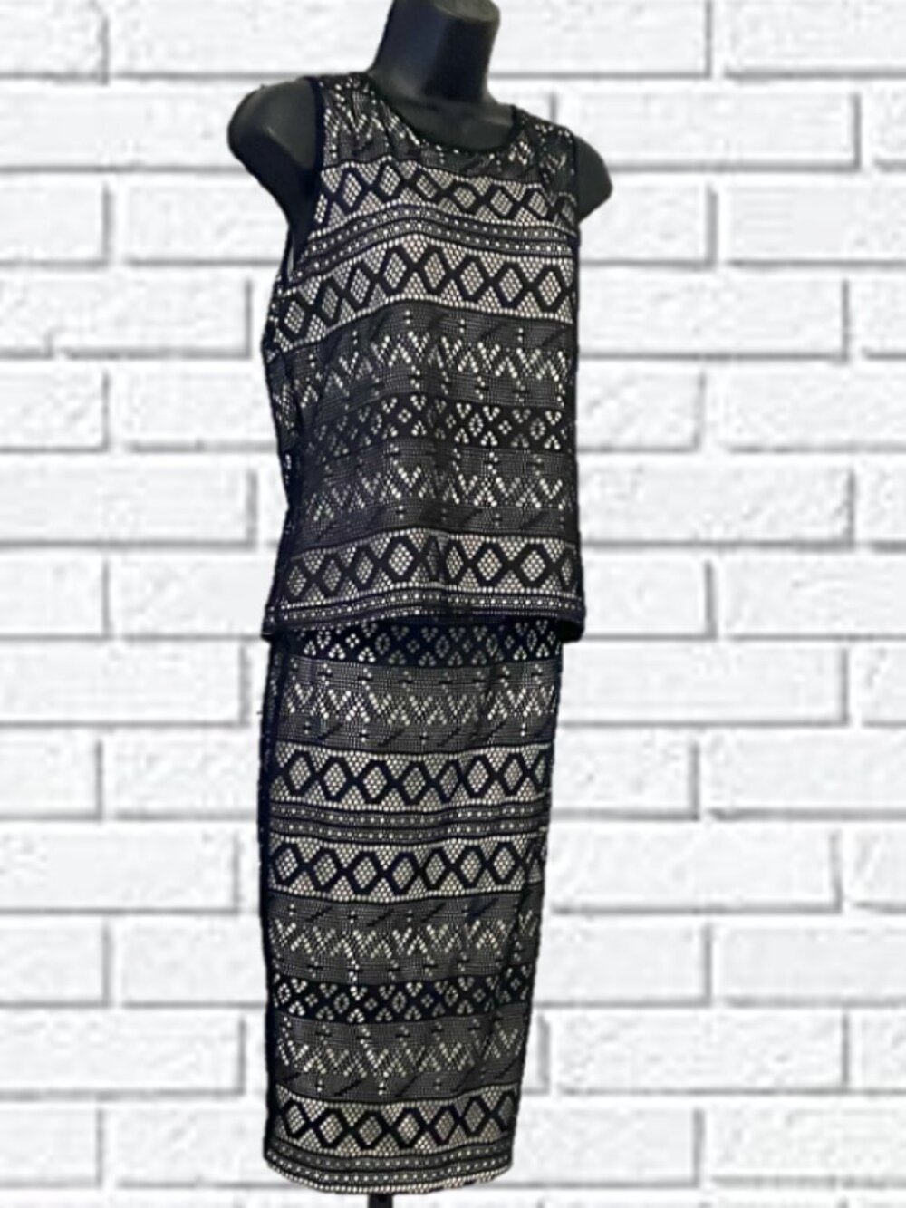 Vince Camuto  | Two-piece Crochet Lace Black & White